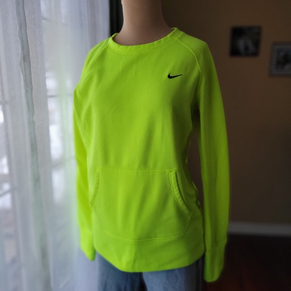 Nike Therma-Fit Crew Neck Kangaroo Pocket Top Womens Medium Neon Yellow - Picture 3 of 13
